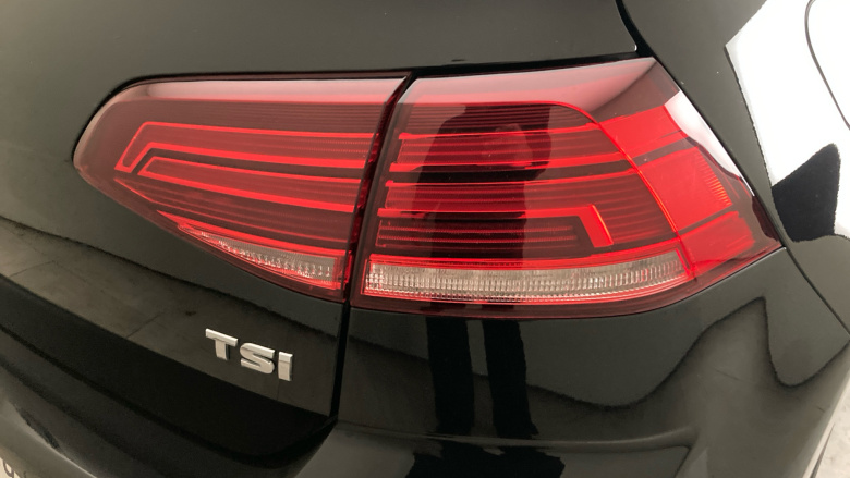 Volkswagen Golf 1.0 TSI 110 SE [Nav] 5dr DSG Petrol Hatchback